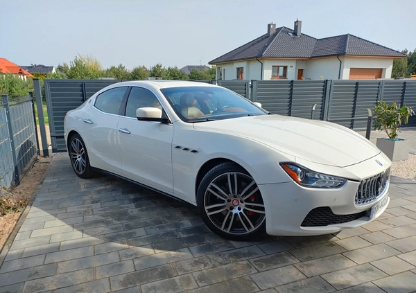 Maserati Ghibli cena 115900 przebieg: 154647, rok produkcji 2014 z Gniezno małe 67